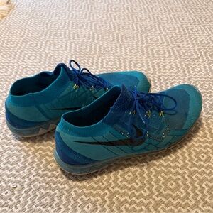 Nike Flyknit Men Size 12 Blue Athletic Shoes